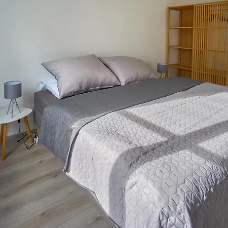 Revliving Quintus City Center شقة